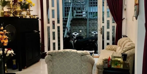 Bán nhà HXT 4x9,3Lầu+Sân Thượng, 3PN, 3WC,Giá 5 tỷ 300tr, Lh 0901660652.