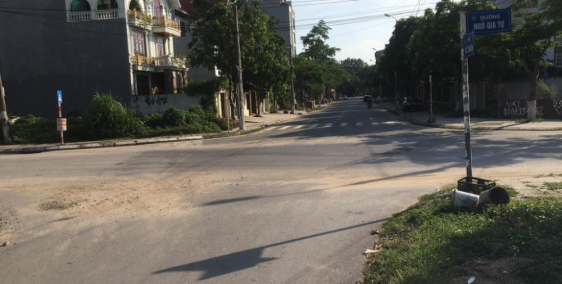 Bán đất tặng nhà ,dt 210m,lô góc 2 mặt tiền trục đường Ngô Gia Tự,Vĩnh Yên