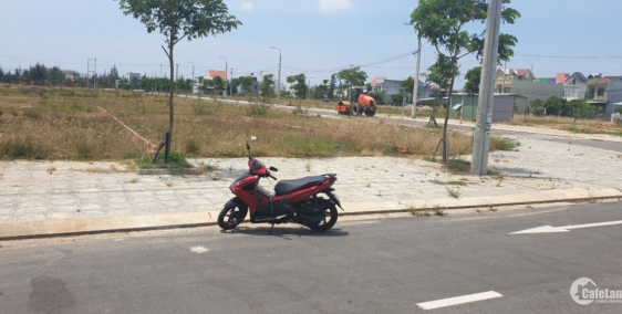 Lô biệt thự 8x25 đường 30m TT Núi Thành, ven sông