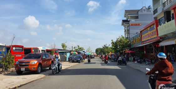 Bán Gấp Lô Đất Đường C Khu TTHC Dĩ An 100m2 Shr 100 Thổ cư