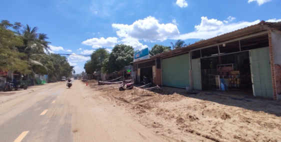 Bán lô đất 140m2 biển Mũi Né đường trung tâm du lịch