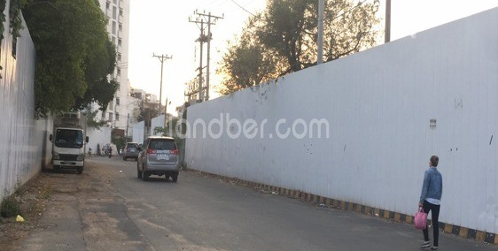 Cần bán gấp lô đất quận Tân Phú, mặt tiền đường Lũy Bán Bích.