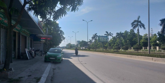 Đất mặt đường đại lộ Hùng Vương