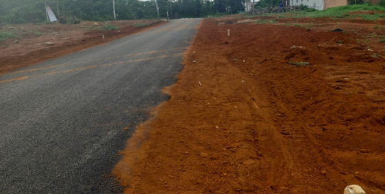 BÁN LÔ GÓC 2MT GẦN VINCOM BẢO LỘC, DT 383M2 GIÁ 1TỶ340. LH 0939294813