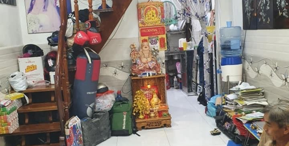 Bán nhà HXH sát mặt tiền ngay chợ Hoà Hưng Q.10,  DTSD: 50m2, chỉ 4.8 tỷ.