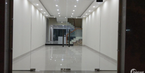 Cho thuê nhà đường lê đình dương tp đà nẵng vỉa hè rộng phù hợp kinh doanh