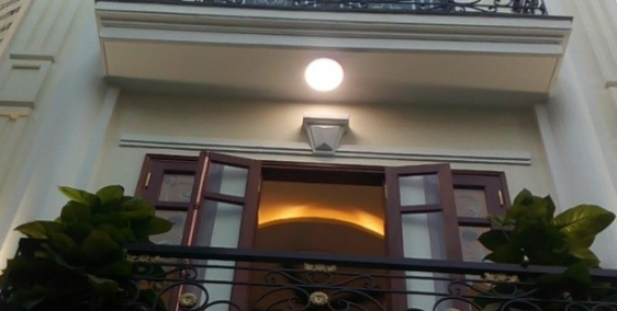 Cho thuê MT 6,5x18m Võ Văn Tần, trệt 4 lầu, 6.000USD