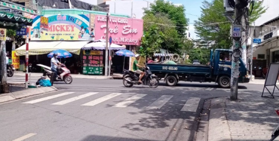 Cho thuê nhà 2 lầu MT đường số 47 Phường Tân Quy Quận 7