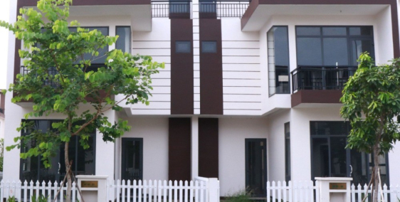 Bán biệt thự 260m2 mặt tiền Quốc Lộ 1A, hướng Bình Chánh.