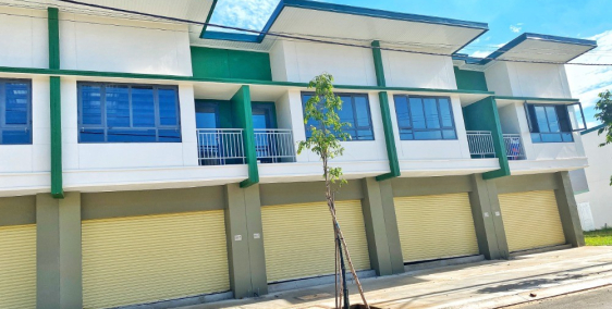 Cần bán gấp nhà phố Oasis City đối diện đại học QT Việt Đức. L/hệ A.Trí