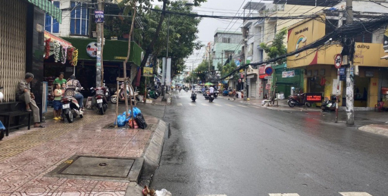 Bán nhà MT Đường Vĩnh Hội, Quận 4, 4 tầng, 70m2, giá 17,5 tỷ TL.