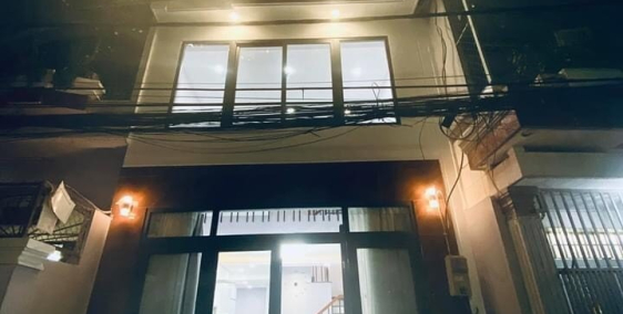 Nhà Dương Bá Trạc ngay cầu Nguyễn Văn Cừ 4x8m, 1trệt, 1lửng, 2lầu 1ST mới 100%