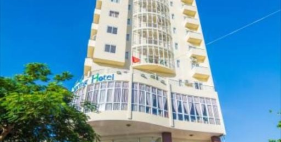 Khách ạn mặt tiền Phan Xích Long, 5 tầng, 25 tỷ