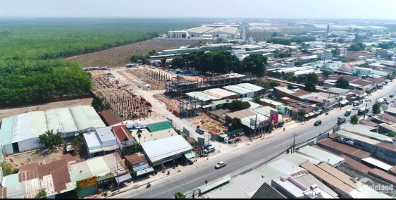 Nhà phố cao cấp mặt tiền đường DT747 giá 2,4 tỷ/căn