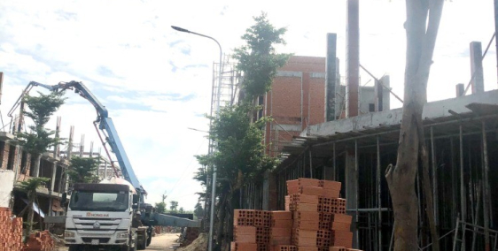 Nhà phố cao cấp mặt tiền DT747 Hội Nghĩa, Tân Uyên, Bình Dương giá chỉ 2,4 tỷ