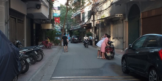 Bán gấp nhà phố Vĩnh Phúc, kinh doanh sầm uất, 2 ô tô tránh nhau, DT 45m2x5 tầng