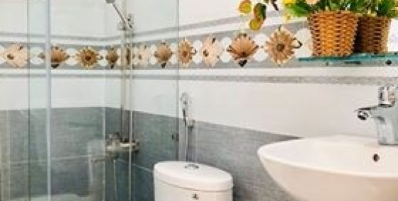 .Bán nhà Nguyễn Thiện Thuật, DT:49m2, 2 lầu giá 5.6 tỷ P, 24 Bình Thạnh.