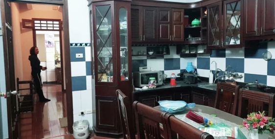 Nhà lô góc Đê La Thành ngõ rộng, 50m2, nhà 4 tầng, 5,5 tỷ