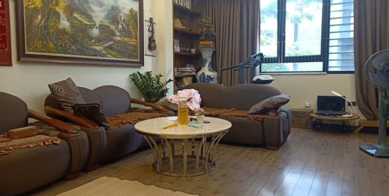 Cần bán gấp Mặt ngõ Đê La Thành nhỏ giá 5 tỷ, 40mx5T, oto đỗ, Kinh doanh được