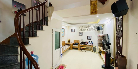 Nhà Trương Định, Hai Bà Trưng, 37m2 x 5 tầng, ba gác tránh, ô tô, 3.35 tỷ