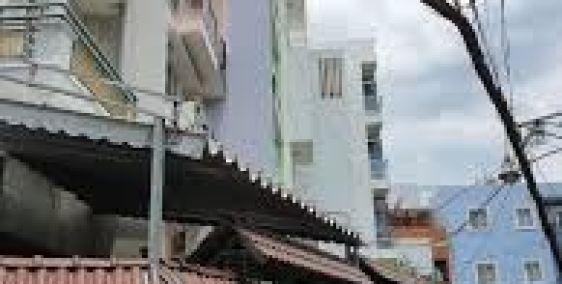 Bán nhà Quận 10, Nguyễn Tri Phương 3 tầng, BTCT, ở ngay chỉ 4 tỷ.