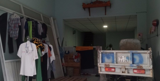 Bán gấp căn nhà đường Đình Phong Phú giá hấp dẫn, SHR