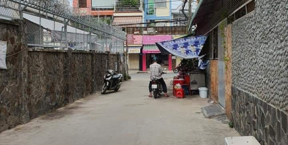 Chỉ hơn 4 tỷ có nhà sát MT Lê Hoàng Phái GV, 55m2, HXH.