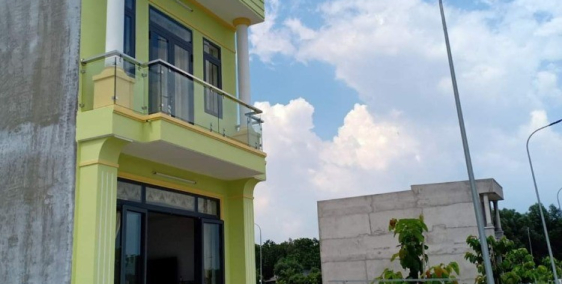 Bán gấp nhà mới 100% ngay chợ Bình Dương