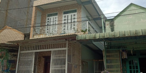 Bán nhà: 1 trệt 1lầu ,3pn-2wc, 2 phòng trọ.lh 0818250991(Chính Chủ)