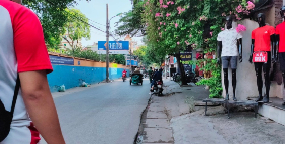 Chuyển nhà lên trên phố ở cùng con ,gia đình cần bán nhà tại Phú Diễn. KD ở cho