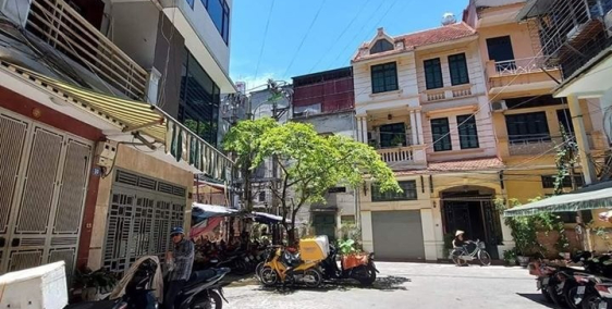 Nhà Nguyên Hồng-Đống Đa,Ô tô vào nhà. kinh doanh, 20 m ra Phố, 5 tầng,Giá 6.9 tỷ