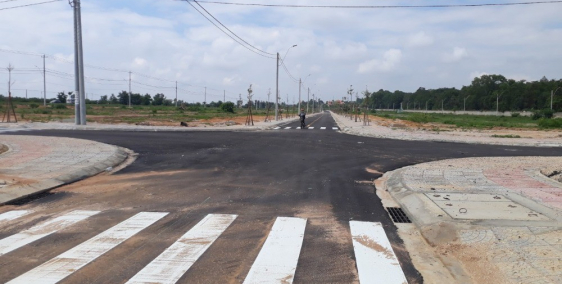 LH để mua ngay lô đất dự án đã có sổ đỏ, nằm ngay trục Quốc lộ của trung tâm