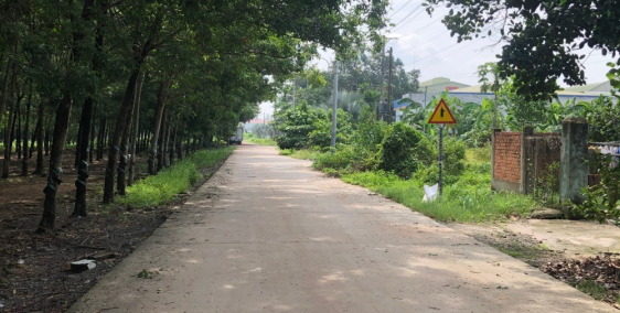 Chuyển công tác ra bắc, bán miếng đất gia đình cho người thiên chí