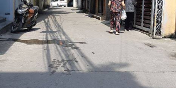 Cần bán gấp nhà sang, sổ đẹp phố Trần Cung giá siêu rẻ.