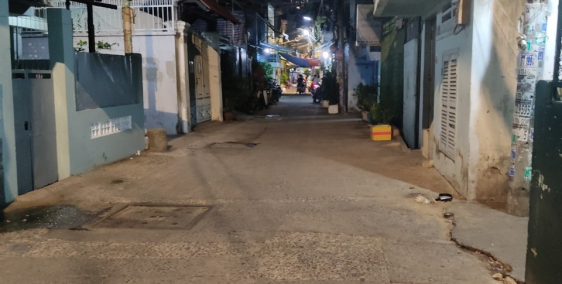 Bán nhà sát mặt tiền Phạm Văn Hai Tân Bình, đường trước nhà 6m, DT: 52m2, chỉ