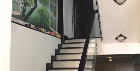 Cho thuê nhà số 426- 428 Đường 3.2, S: 8x20m, 2 lầu