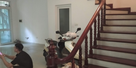 Cho thuê văn phòng, kho quận cầu giấy 8tr 80m2 ô tô tránh nhau.