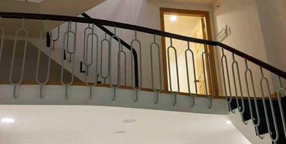 Bán nhà Thành Thái Quận 10, 42 m2, (4.2x10)m, 3 tầng,  giá chỉ 5.4 tỷ  (TL)