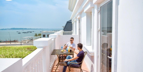 Cần bán 2 căn khách sạn đang hoạt động tại Bãi Cháy, Hạ Long, Quảng Ninh