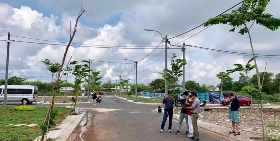 Cần bán gấp lô đất KDC Xuyên Á mặt tiền đường 12m, Sổ hồng riêng chỉ 1,650 tỷ