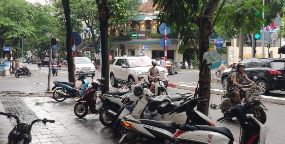 Bán nhà 60m2x 5 tầng mặt phố Hàm Long cách hồ Gươm 700m