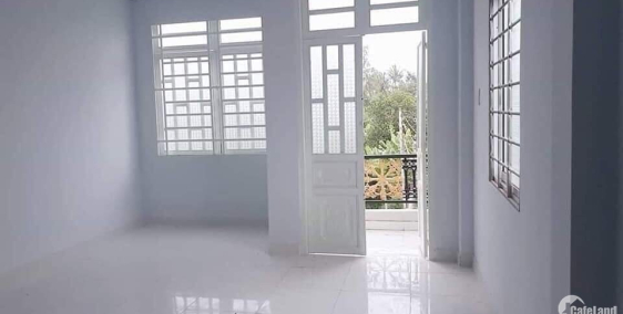 Bán nhà 1 trệt 1 lầu, 2pn, 2 wc giá 550tr sổ hồng công chứng ngay