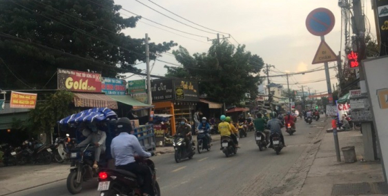 Bán nhà MTKD đường Nguyễn Xiển, Dt: 4.3m x 23.1m, sổ hồng riêng. Gía: 11 tỷ.