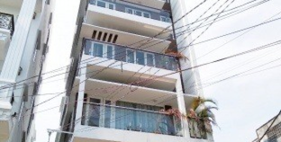 MT Đường Phan Văn Trị, Quận Gò vấp, Đối diện Emart, DT: 4.6x26m, 1 trệt 6 lầu