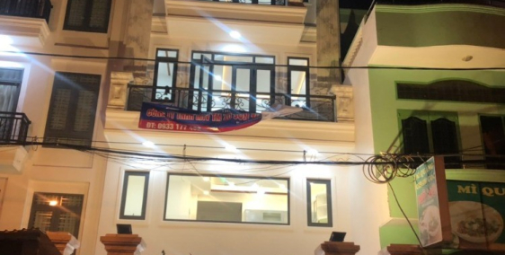 Bán nhà mới tinh thiết kế 5 tầng sân đậu xe hơi MT Yên Thế thông ra Bạch Đằng