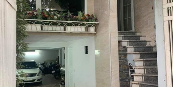 Nhà đẹp Tây Hồ, 52m2x5T, lô góc 2 làn oto, kinh doanh quá đẹp chỉ 9.3 tỷ