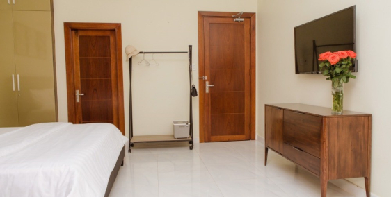 Bán nhà 1 trệt 3 lầu hẻm ô tô đường Võ Thị Sáu cách Bãi sau 300m,