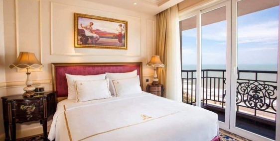 Bán gấp khách sạn đẹp góc 2 MT Thùy Vân Bãi Sau Vũng Tàu: