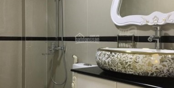 Bán nhà ở khu vực Thịnh Hào 1,DT38m2 5tầng, MT 4,5m, giá 4tỷ(bao gồm nội thất)