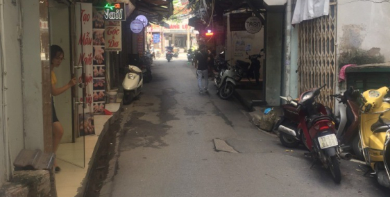 Bán nhà sổ đỏ mặt ngõ oto tải, đường thông, trung tâm Hà Nội